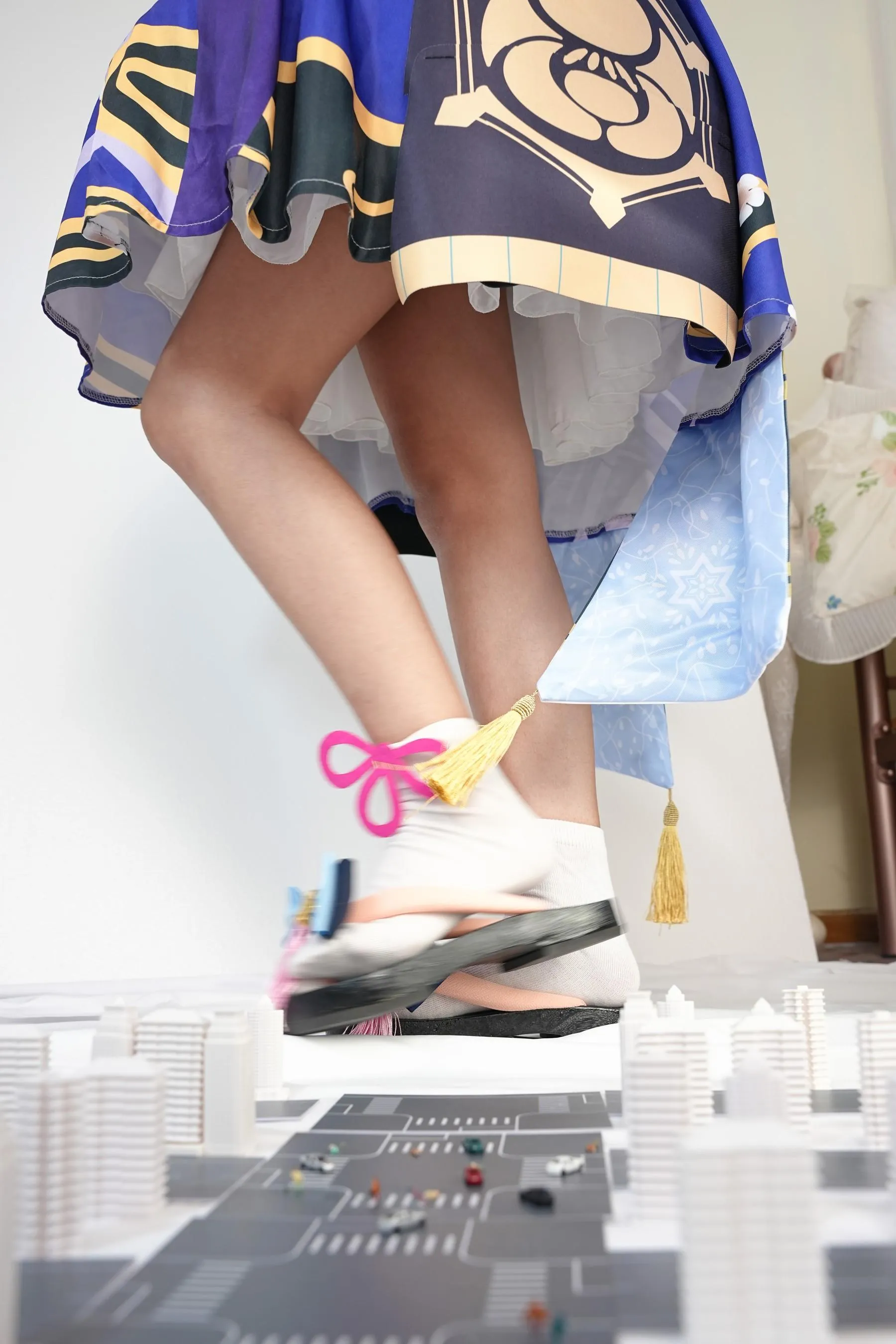 [觅芙少女]NO.092 娜娜-cos神里凌华 巨人踩踏 [204P]插图3